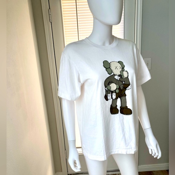 Uniqlo Other - Kaws UNIQLO T-Shirt White Size - S UT Japan